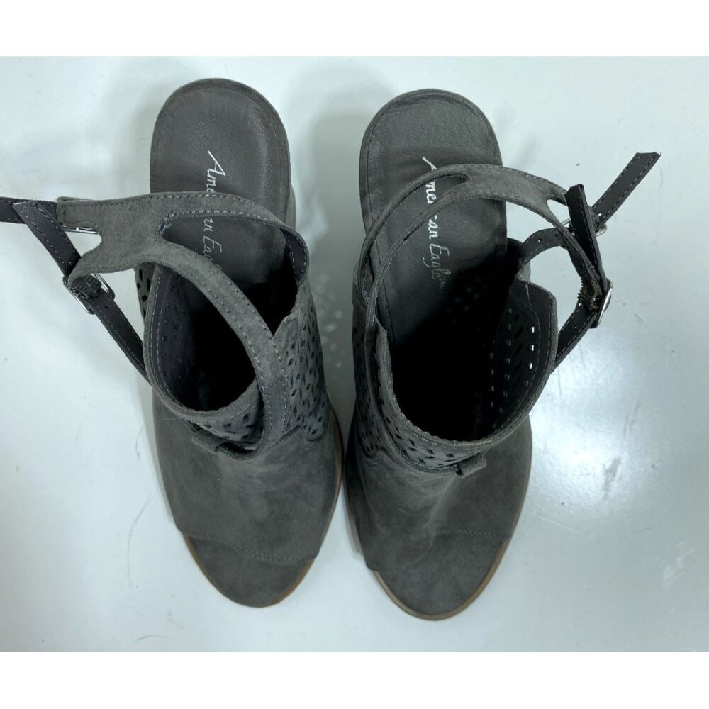 American Eagle High Heel Shoes Women's Size 9 Grey Double Buckle Laser Cut